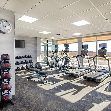 Fairfield Inn & Suites By Marriott Mcpherson Екстериор снимка