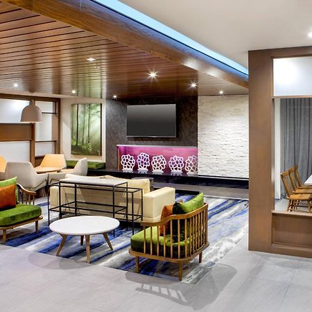 Fairfield Inn & Suites By Marriott Mcpherson Екстериор снимка