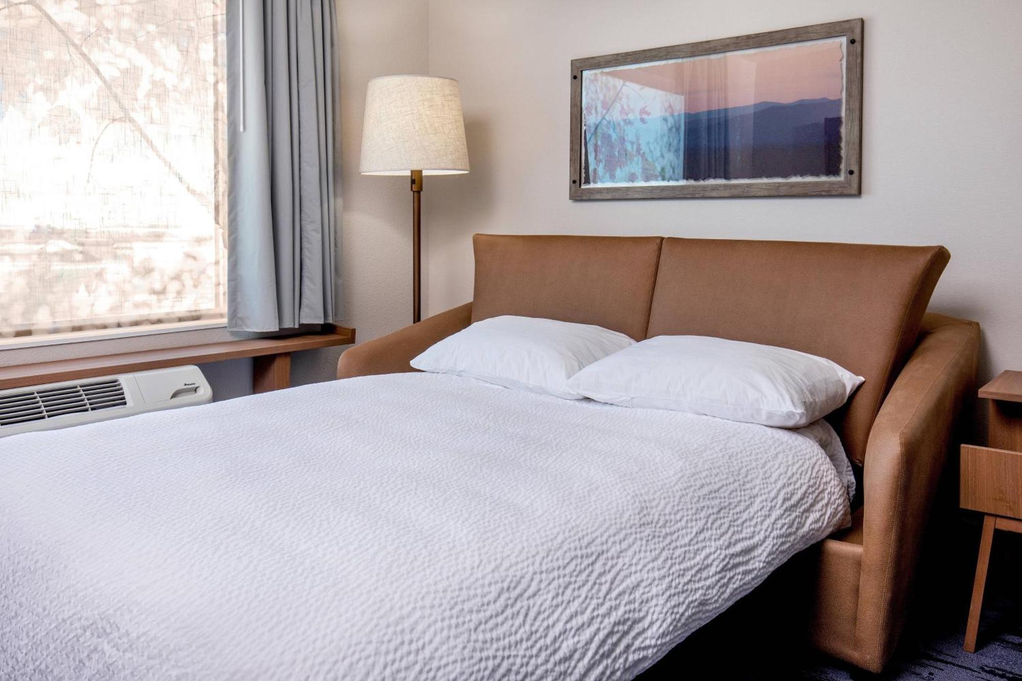 Fairfield Inn & Suites By Marriott Mcpherson Екстериор снимка