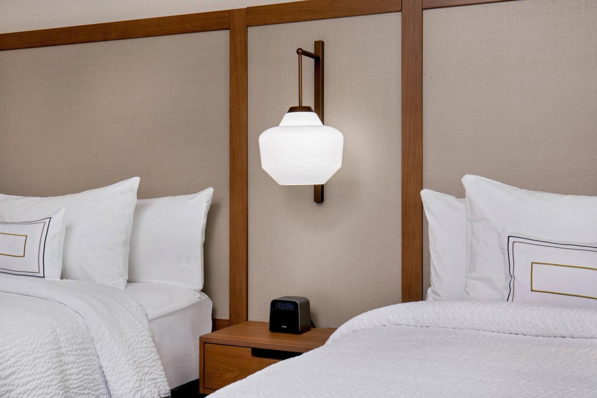 Fairfield Inn & Suites By Marriott Mcpherson Екстериор снимка