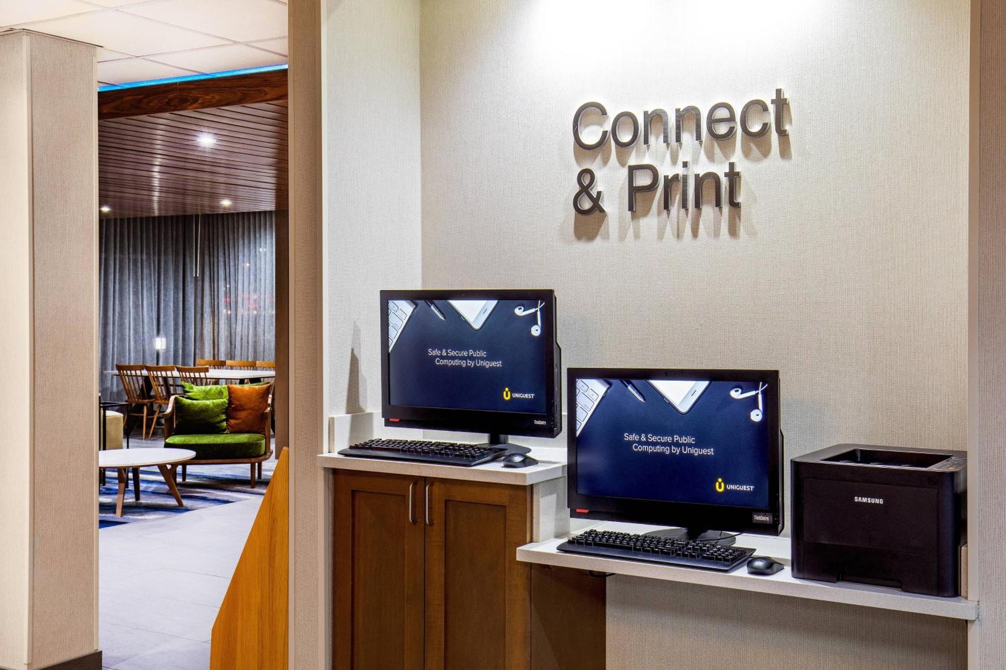 Fairfield Inn & Suites By Marriott Mcpherson Екстериор снимка